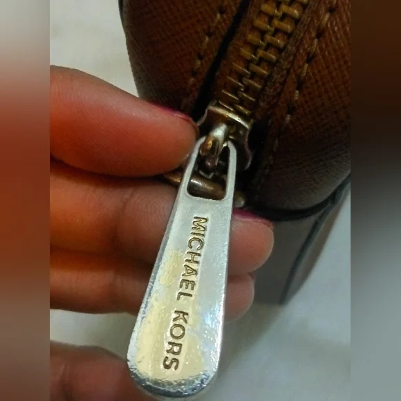 Michael Kors Crossbody - Picture 4 of 13